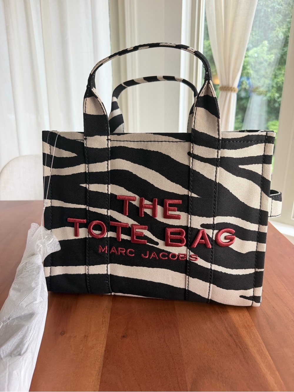 🦓 RARE Marc Jacobs Zebra Medium Tote ❤️ NWT DISCONTINUED Y2K Style ✨ - Picture 4 of 16
